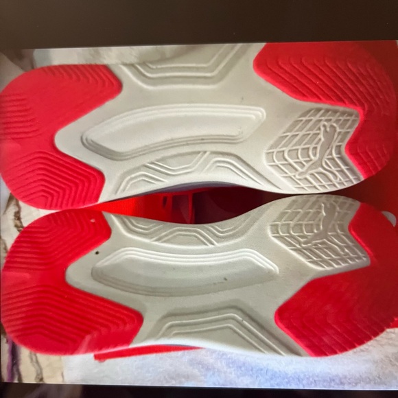 Puma Women's Bright Neon Orange  Athletic Shoes Size 8 - Picture 3 of 8